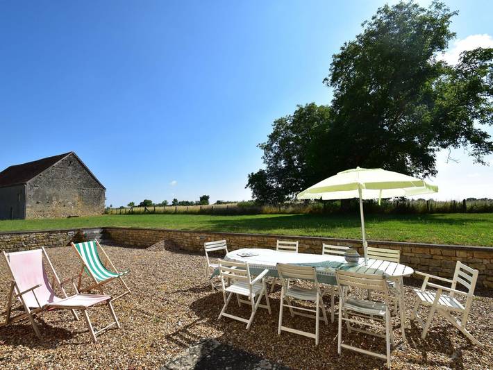17th century manor house in the Niã¨vre. in Nièvre