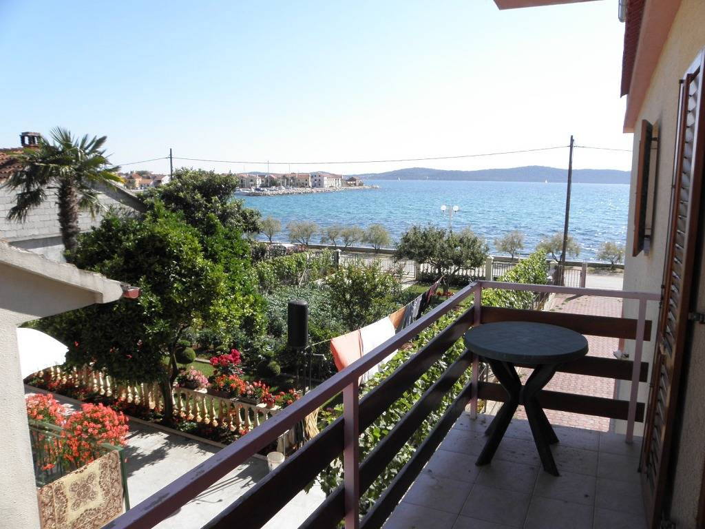 Cały apartament, Apartament w Bibinje z Widok na morze, balkon, Klimatyzacja, Wifi (868-1) in Bibinje, Zadar