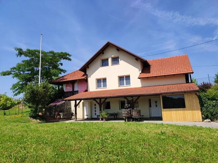 Villa für 8 Personen, mit Whirlpool und Garten sowie Sauna - 1