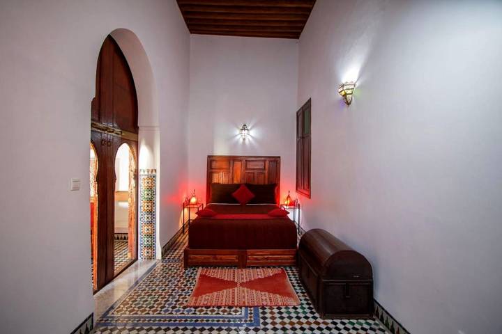 Chambre d’hôte pour 3 personnes, avec terrasse et vue ainsi que bassin pour enfant et piscine dans Fes Al Bali - 3