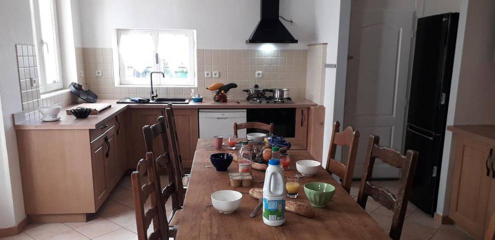 Location de vacances pour 10 personnes, avec terrasse ainsi que jardin et jacuzzi dans Flize