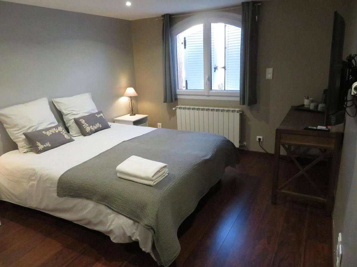 Double Room with Extra Bed in Rive-de-Gier, Parc Naturel Régional du Pilat