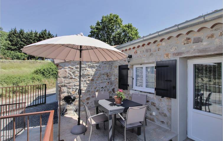 Wohnung mit Bergblick, Parkplatz, Angeln und Garten in Saint-Étienne-de-Boulogne, Parc naturel régional des Monts d'Ardèche