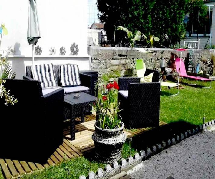 Chambre d’hôte pour 2 personnes, avec Jacuzzi et Terrasse ainsi que Jardin et Sauna