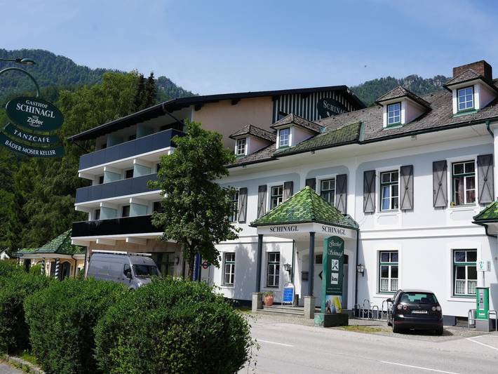 Hotel Schinagl - Doppelzimmer mit Balkon in Klaus an der Pyhrnbahn, Kirchdorf an der Krems (Bezirk)