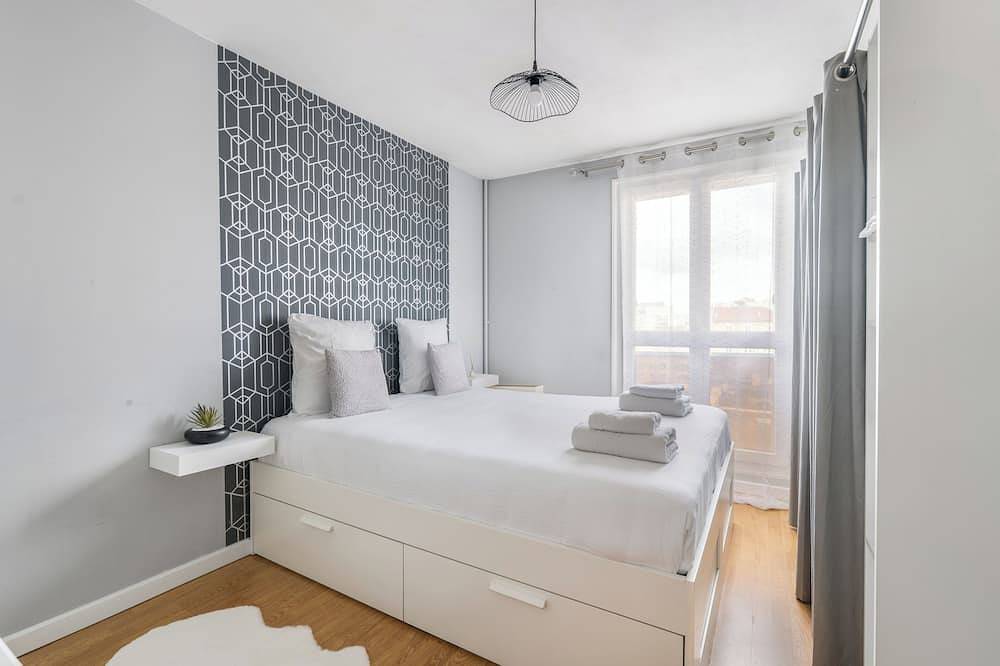 Ganze Wohnung, Private parking, Office with screen, Near Paris & La Défense | 74m2 in Asnières-sur-Seine, Hauts-de-Seine
