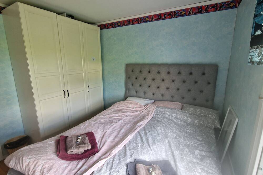 Modern Villa With Lovely Garden Near T Bana And Stockholm City in Schwedische Ostsee