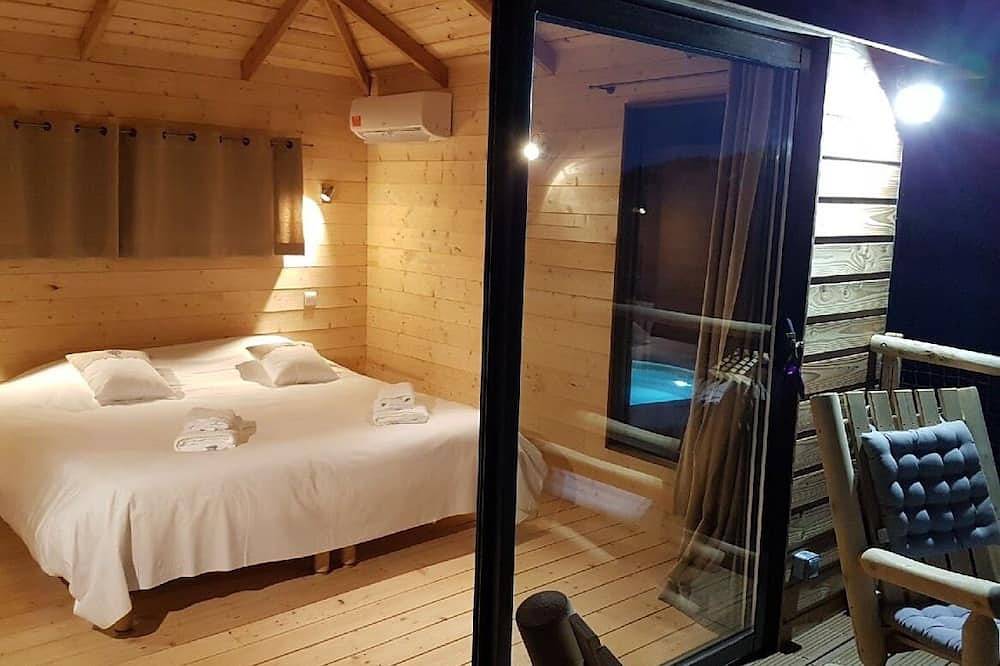 Cabane  Dans Un Arbre  \"7éme ciel\" in Réauville, Région de nyons