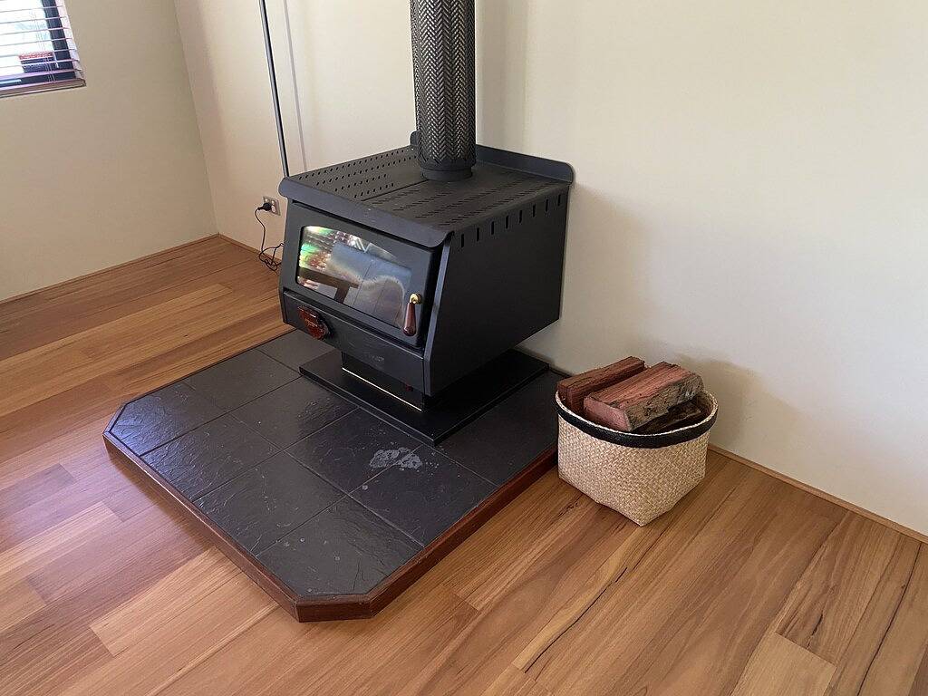 Quiet seclusion for peaceful rejuvenation/heated outdoor pool/suit families (9) in Mandurah, Western Australia