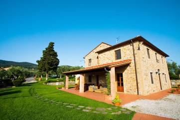 Villa pour 8 personnes, avec piscine ainsi que jardin et vue à Vinci