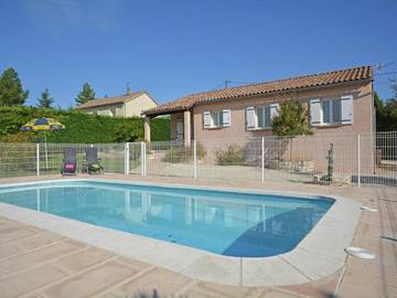 Cottage pour 8 personnes, avec jardin ainsi que piscine et terrasse, animaux acceptés à Saint-Victor-de-Malcap
