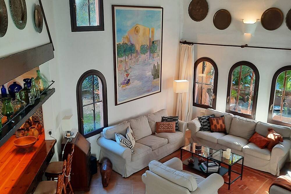 Romantic house with garden and mountain views in Cala Sant Vicenc, Pollença