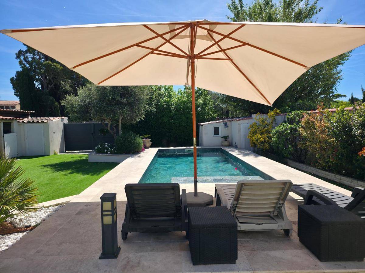 Superbe Villa "Lisena" au calme en centre-ville - plages à 15 min - cadre idéal in Marignane, Côte méditerranéenne (France)