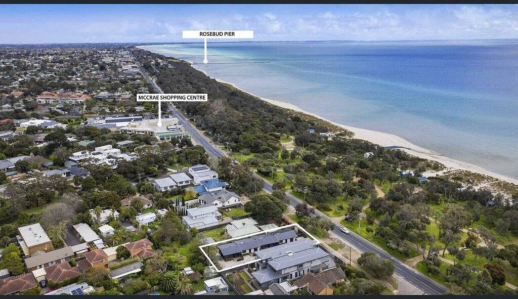 Mccrae Beach Front Villa Unit 1 in McCrae, Mornington Peninsula