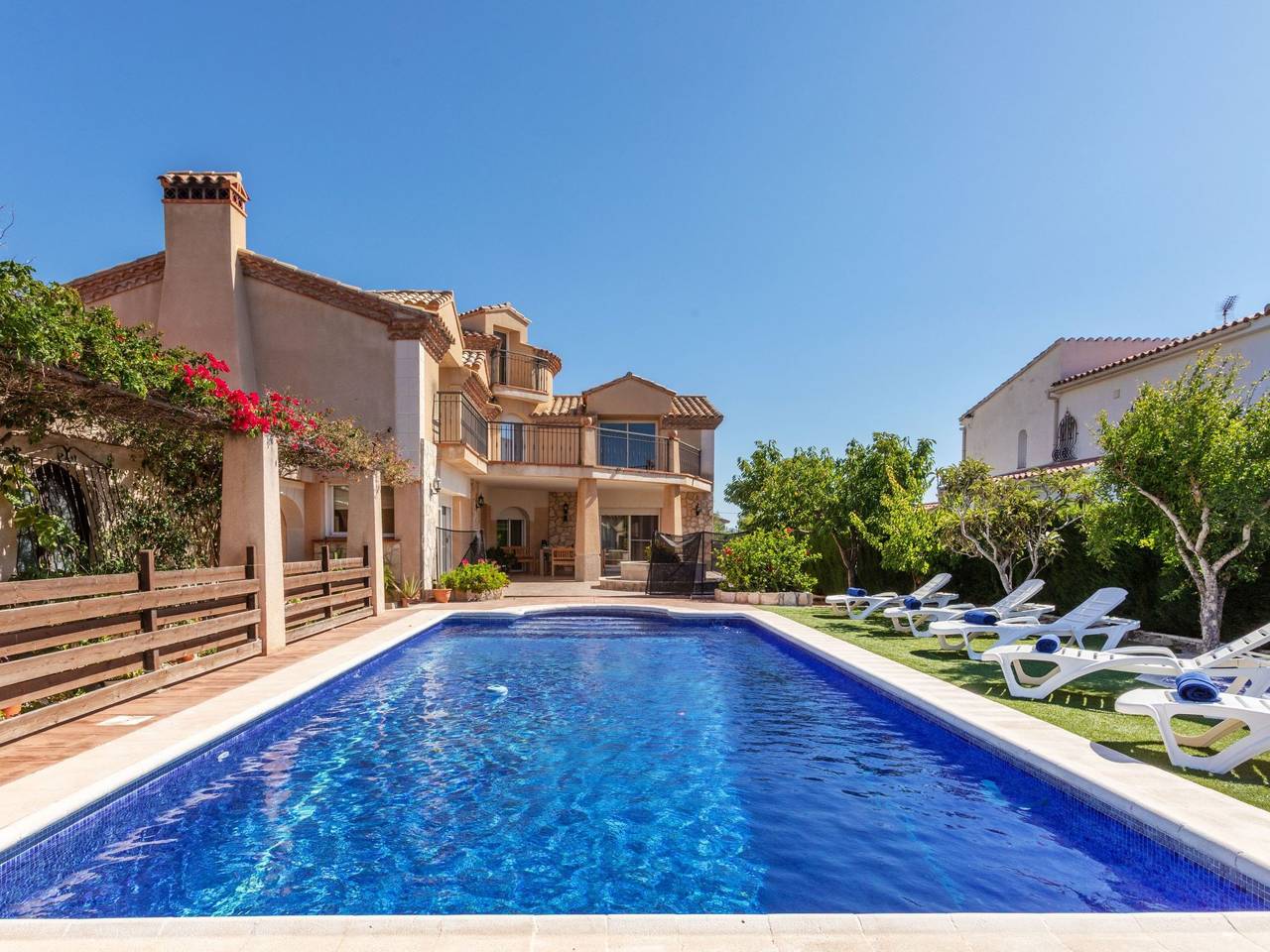 Casa vacanza a Baix Ebre a partire da 220€ a notte