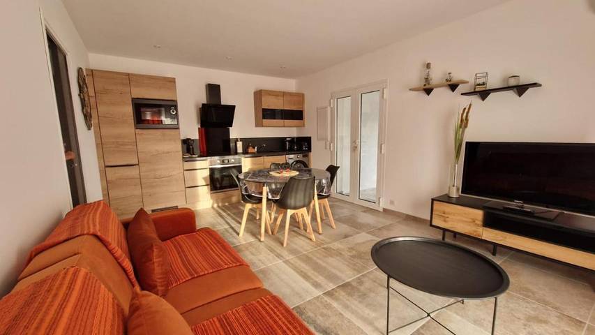 Ferienhaus für 2 Personen, mit Terrasse und Garten sowie Ausblick in Afa