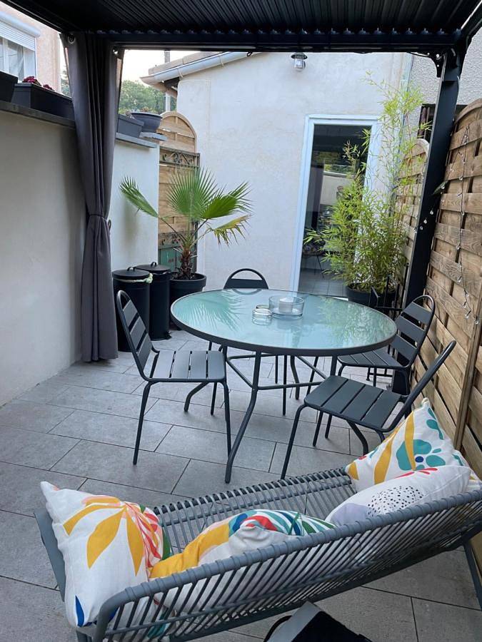 Gîte pour 4 personnes, avec jacuzzi ainsi que terrasse et piscine à Alès - 4