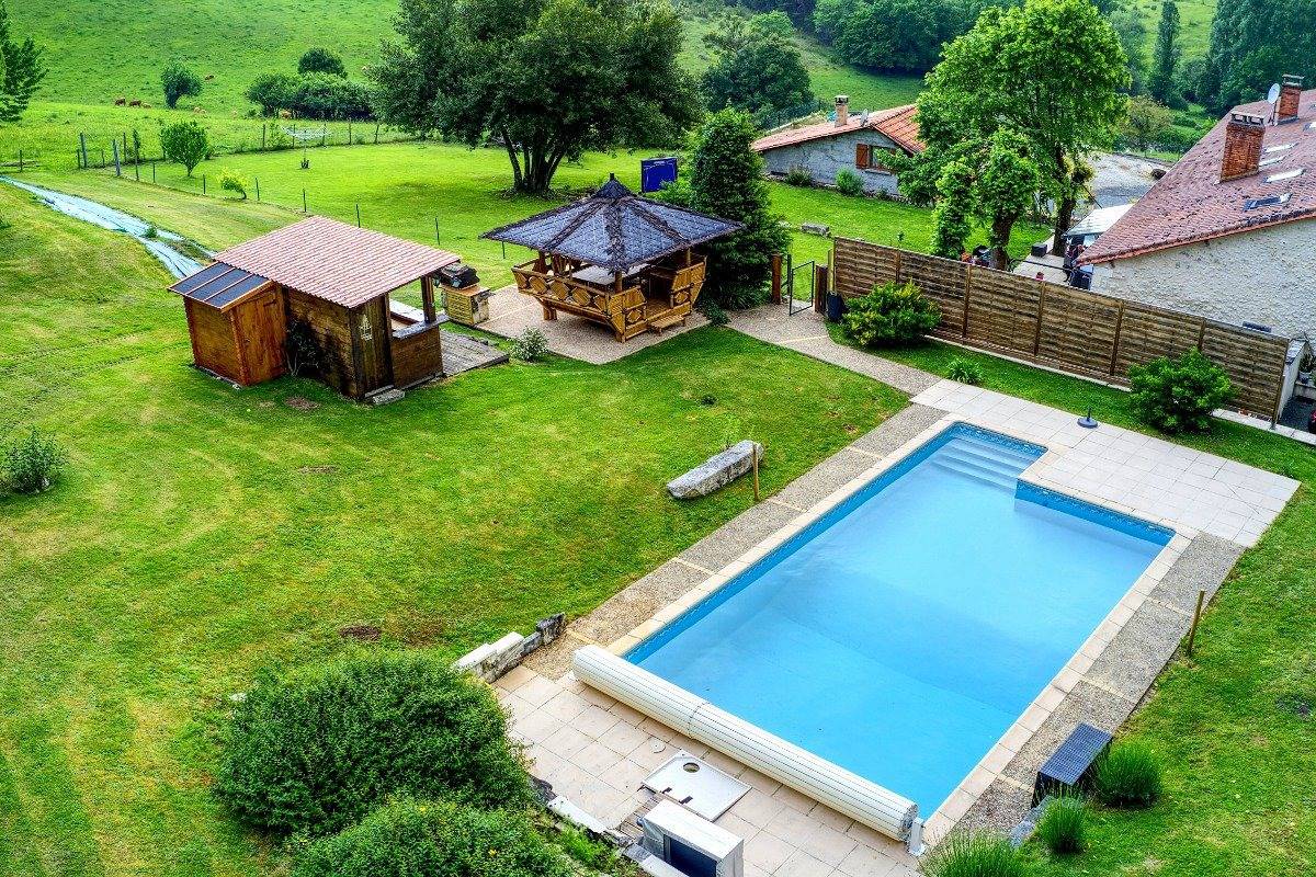 Villa "Maeltri" 12 personnes tout confort +piscine. Spa en option in Léguillac-de-l'Auche, Périgord Blanc