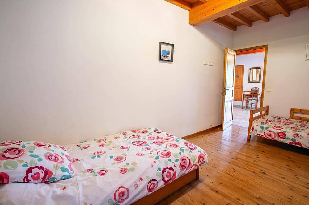 Villa Sur L'ile by Villa Plus in Roquemaure, Nimes region