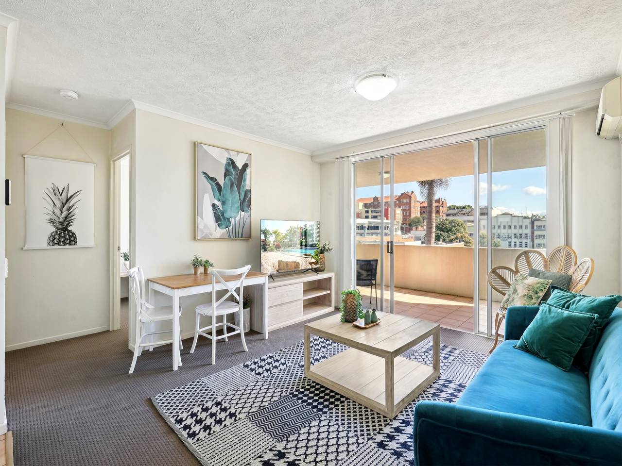 Entire apartment, Inner-City 1-Bed with Pool & Spa in Fortitude Valley, Brisbane