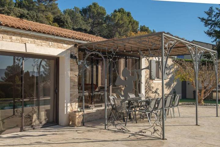 Location de vacances pour 10 personnes, avec piscine ainsi que terrasse et jardin à Puget - 4