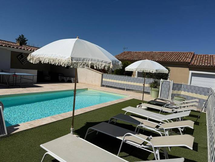 Location de vacances pour 4 personnes, avec jardin ainsi que piscine et vue à Vogüé - 2
