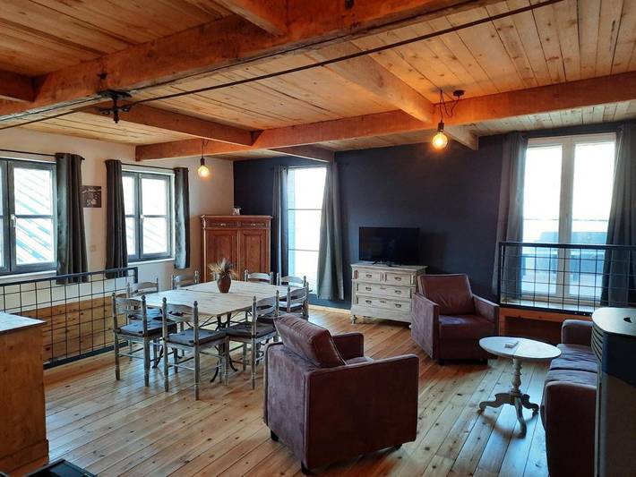 Gîte pour 6 personnes, avec jacuzzi ainsi que terrasse et sauna dans Jemeppe