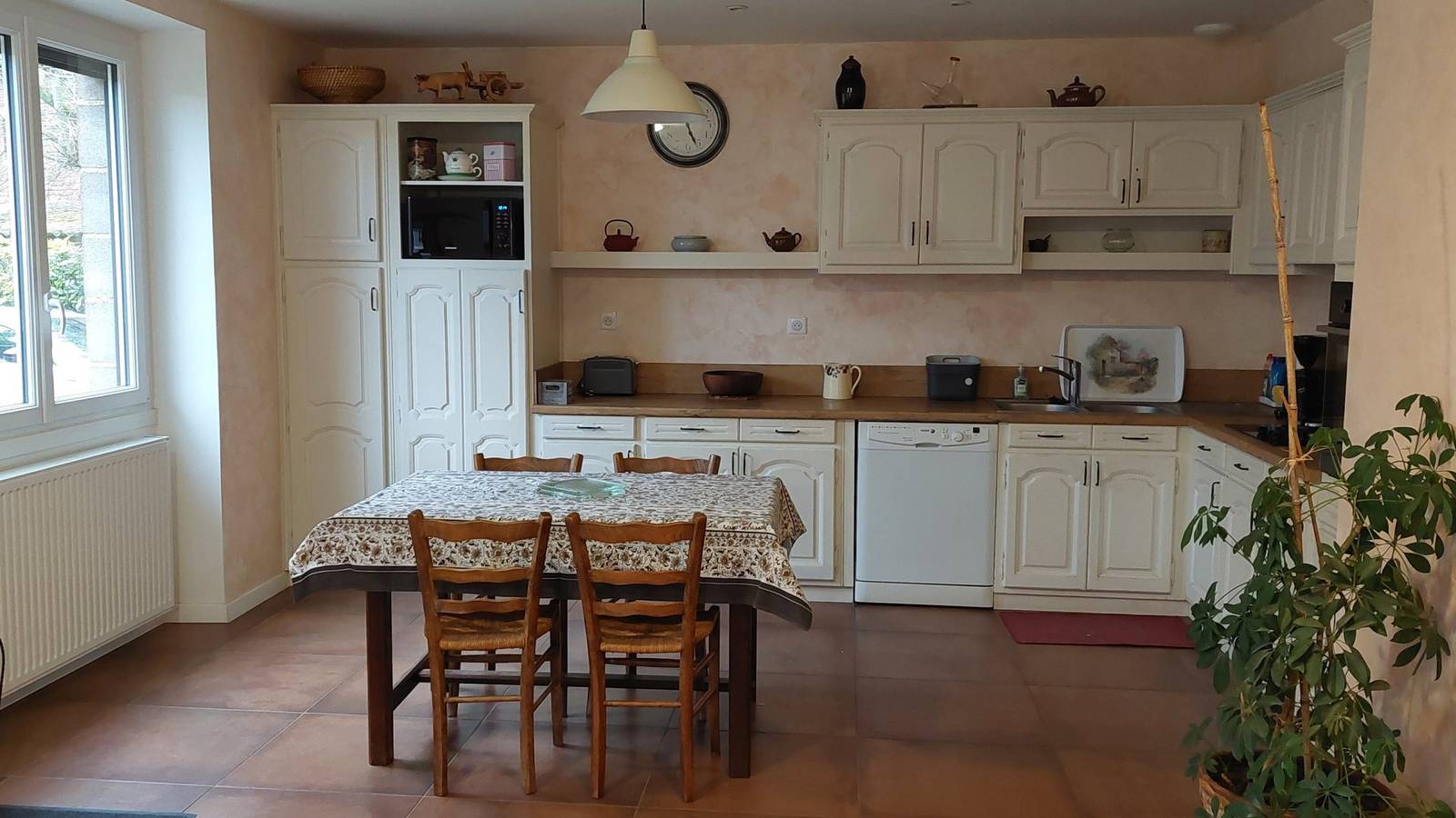 Gîte du Mansois, le calme à la campagne pour 6 à 8 pers in Clairvaux-d'Aveyron, Massif central