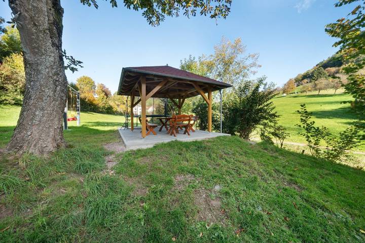 Hel enrumslägenhet, Apartment 'No. 3 Schwalbe' with Shared Terrace, Shared Garden and Wi-Fi in Freiamt, Südschwarzwald