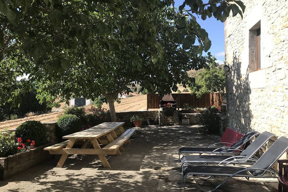 Leciaga Rural Cottage for 14 people in Azanza, Goñi