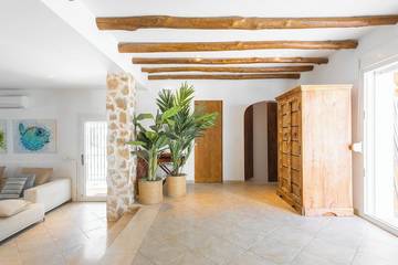 Villa for 10 People in Cala Tarida, Sant Josep de sa Talaia, Photo 2