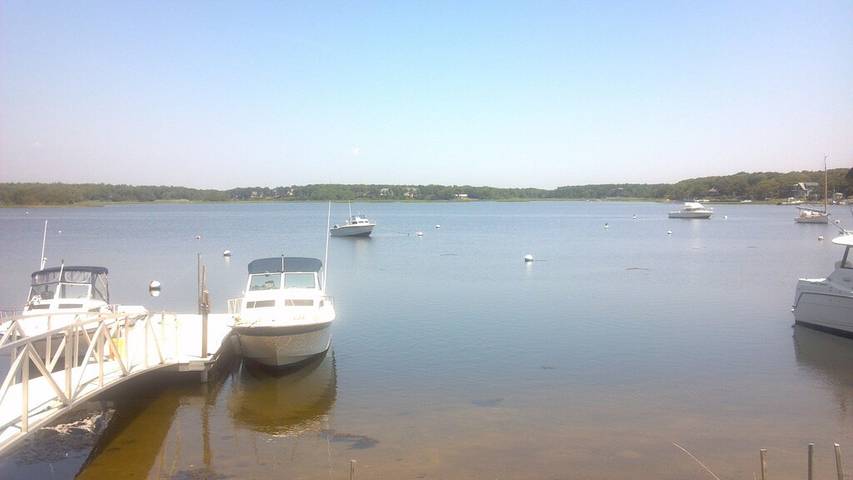 Vacation rental for 5 people, with yard and hot tub as well as terrace, with pets in Cape Cod