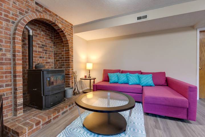 Apartamento entero, Oregon Jade Lodging- Amplias 2 habitaciones, Ev Charger, bastante junto a Stream in West Linn, Condado de Clackamas