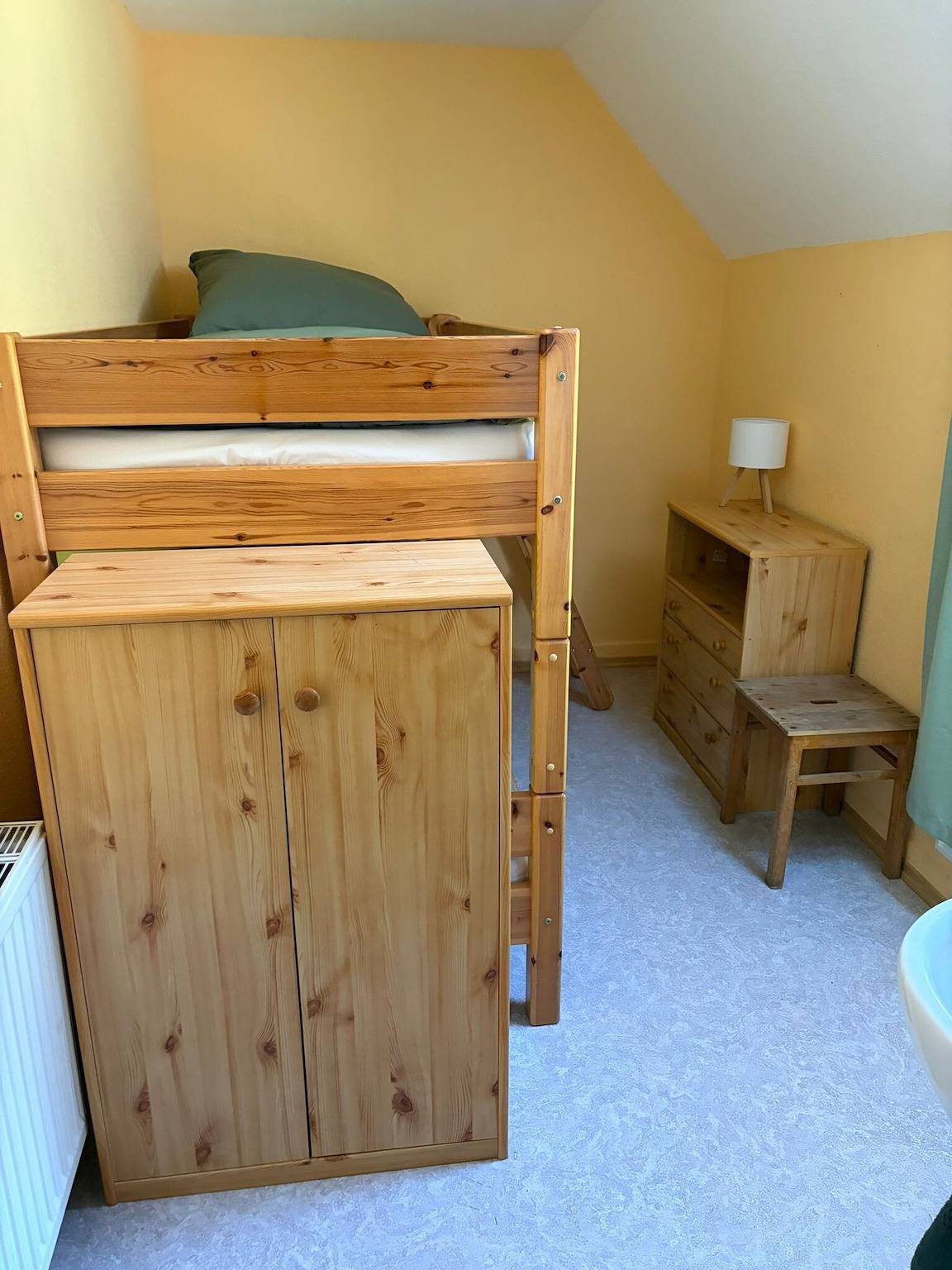 Casa vacacional 'Hirschglück' con terraza privada, jardín privado y Wi-Fi in Alpirsbach, Valle del Kinzig