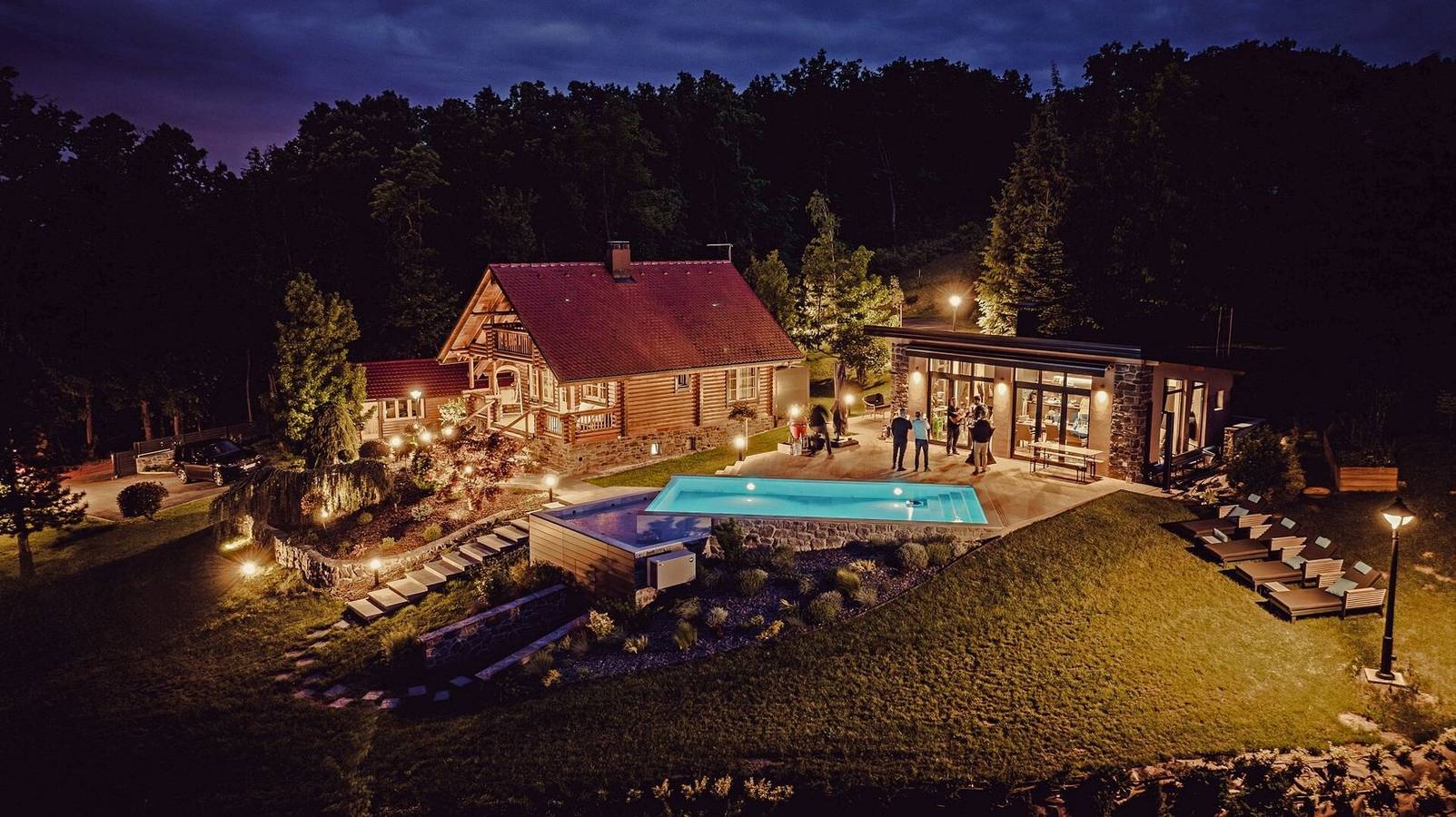 Privates Holzferienhaus mit Sauna und Whirlpool nahe Zagreb in Zagreb und Umgebung