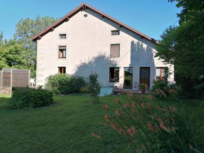 Location de vacances pour 3 personnes, avec terrasse et vue dans Le Clerjus - 2