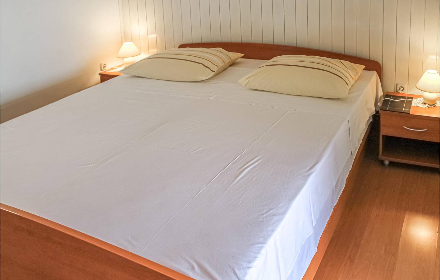 Entire holiday apartment, Holiday apartment for 4 people with lake view in Podgora, Makarska Riviera