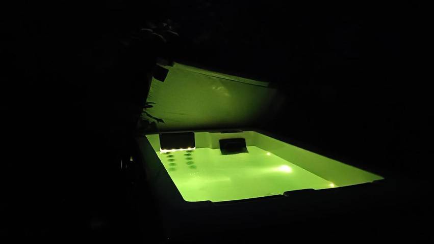 Chambre d’hôte pour 2 personnes, avec jardin et jacuzzi à Pexiora
