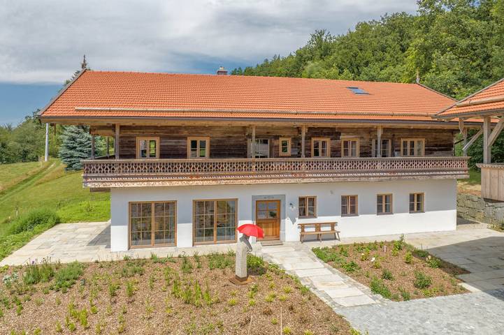 Holiday Home 'Englburger Hof' with Private Terrace, Private Garden and Wi-Fi in Tittling, Eastern Bavaria