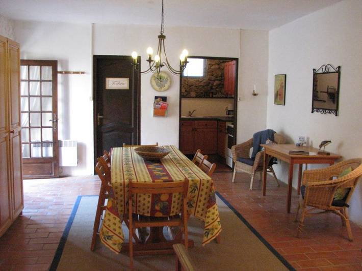 Gîte pour 2 personnes, avec vue et jardin à Paziols - 2