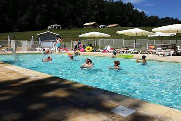 Camping pour 6 Personnes dans Saint-Sulpice-de-Mareuil, Périgord Vert, Photo 1