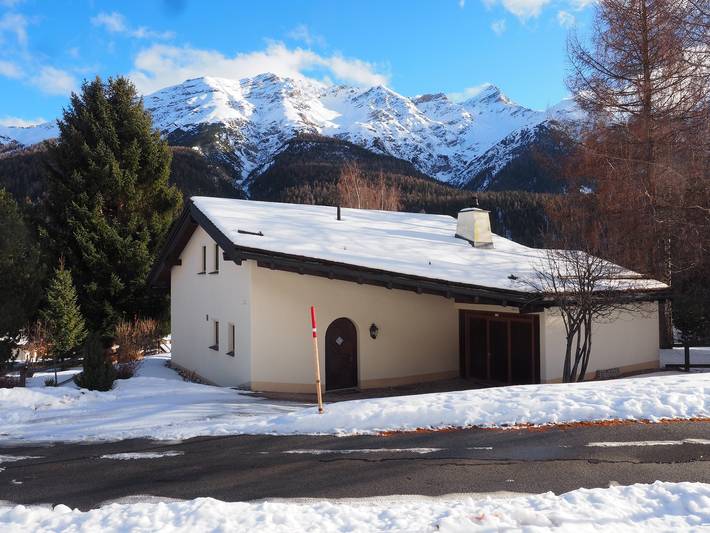 Ferienhaus für 6 Personen, mit Terrasse in Zernez