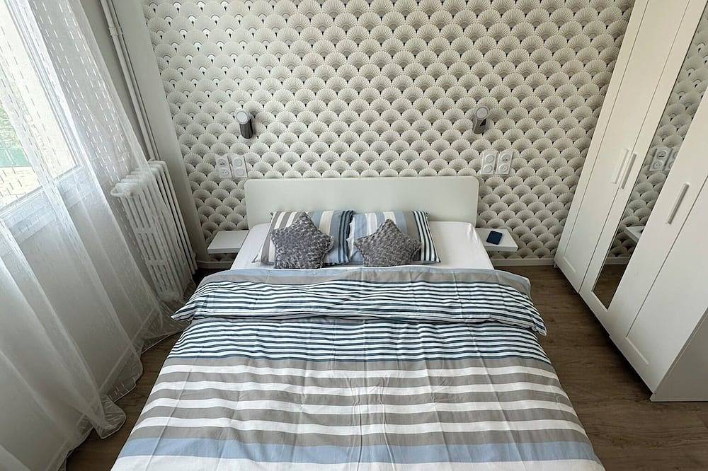 Entire apartment, Spacious 3-bedroom near Paris - Private parking - Netflix in Aubervilliers, Seine-Saint-Denis
