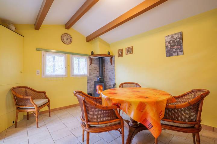Gîte Lagachon: vista montagna, terrazza e giardino privati in Saint-Étienne-de-Boulogne, Parc naturel régional des Monts d'Ardèche