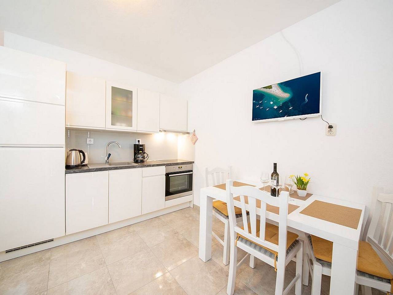 Ganze Wohnung, Apartments Magdalena - Standard Apartment with Terrace and Sea View (A2) in Bol, Brac