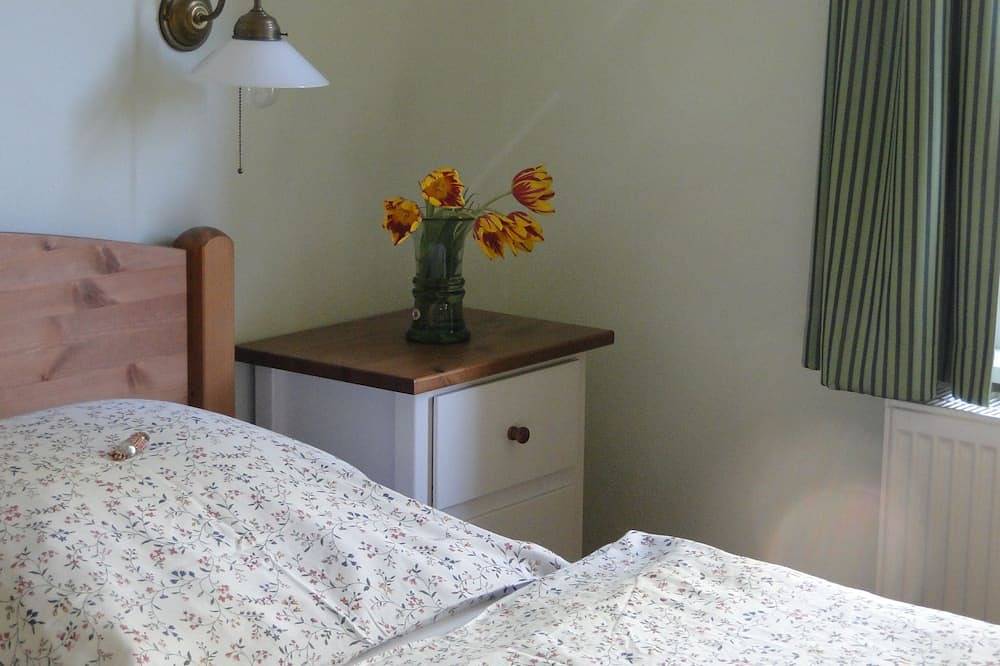 Altes Bauernhaus, großer Garten,  2 Schlafzimmer, große Küche in Stove, Boiensdorf