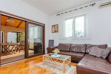 Villa per 4 Persone in Privlaka, Dalmazia, Foto 1