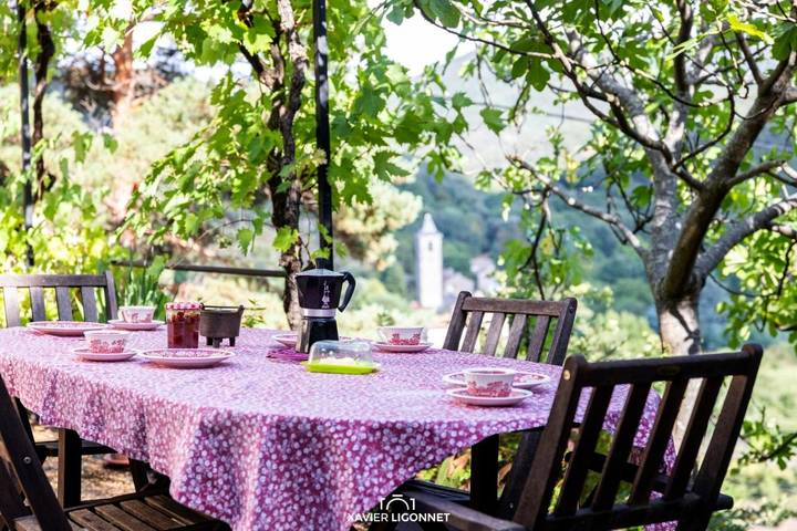 Location de vacances pour 2 personnes, avec balcon ainsi que vue et jardin à Prémian - 3