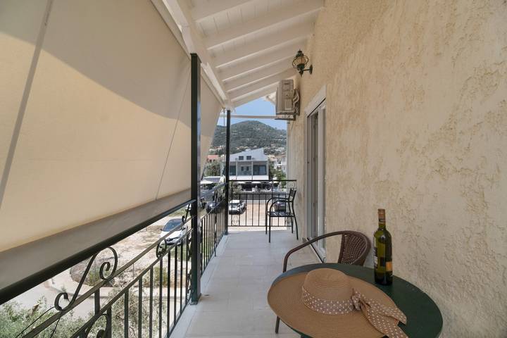 Vacation rental for 2 people, with Balcony and Yard in Lefkada