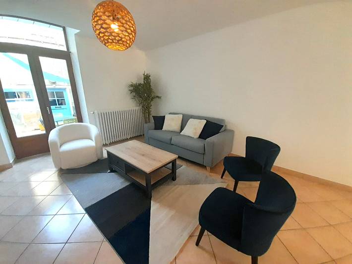 Location de vacances pour 8 personnes, avec terrasse dans Vatan - 2